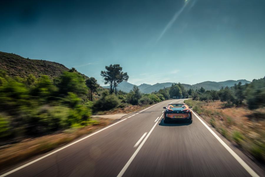  BMW i8 Roadster (I15) 2018 года  (UK) (фото 9 из 97)